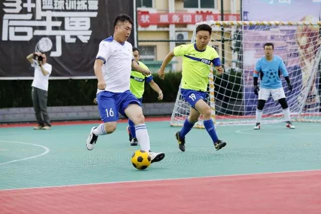 李凯尔首秀11分6篮板 中国男篮不敌意大利男篮